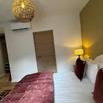 Апартаменты Le Majoral Quiet 5 Mins Walking From Historic Town, Garden, Covered Terrace, Parking, Air Cond, Private Parking, Fiber Сарла-ла-Канеда