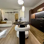 Le Majoral Quiet 5 Mins Walking From Historic Town, Garden, Covered Terrace, Parking, Air Cond, Private Parking, Fiber