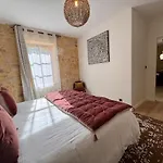 Апартаменты Le Majoral Quiet 5 Mins Walking From Historic Town, Garden, Covered Terrace, Parking, Air Cond, Private Parking, Fiber Сарла-ла-Канеда