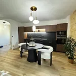 Le Majoral Quiet 5 Mins Walking From Historic Town, Garden, Covered Terrace, Parking, Air Cond, Private Parking, Fiber