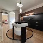 Апартаменты Le Majoral Quiet 5 Mins Walking From Historic Town, Garden, Covered Terrace, Parking, Air Cond, Private Parking, Fiber