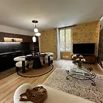 Апартаменты Le Majoral Quiet 5 Mins Walking From Historic Town, Garden, Covered Terrace, Parking, Air Cond, Private Parking, Fiber *