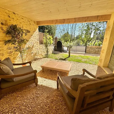 Le Majoral Quiet 5 Mins Walking From Historic Town, Garden, Covered Terrace, Parking, Air Cond, Private Parking, Fiber