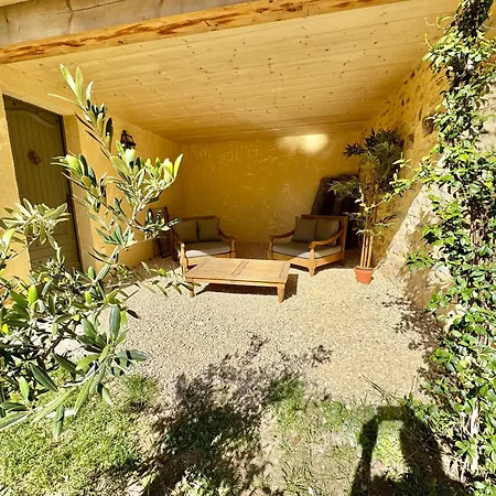 Le Majoral Quiet 5 Mins Walking From Historic Town, Garden, Covered Terrace, Parking, Air Cond, Private Parking, Fiber *