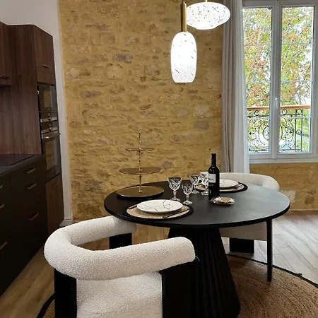 Le Majoral Quiet 5 Mins Walking From Historic Town, Garden, Covered Terrace, Parking, Air Cond, Private Parking, Fiber * Sarlat