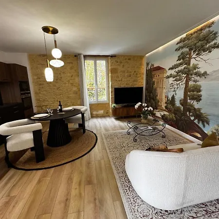 Le Majoral Quiet 5 Mins Walking From Historic Town, Garden, Covered Terrace, Parking, Air Cond, Private Parking, Fiber