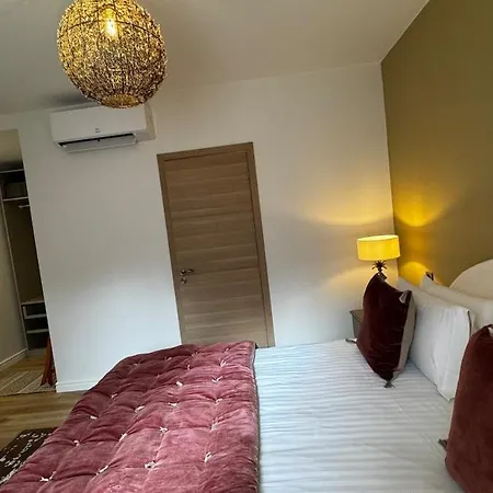 Apartamento Le Majoral Quiet 5 Mins Walking From Historic Town, Garden, Covered Terrace, Parking, Air Cond, Private Parking, Fiber Sarlat