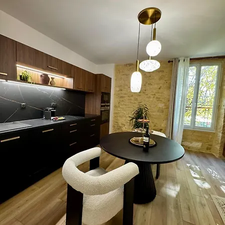 Le Majoral Quiet 5 Mins Walking From Historic Town, Garden, Covered Terrace, Parking, Air Cond, Private Parking, Fiber