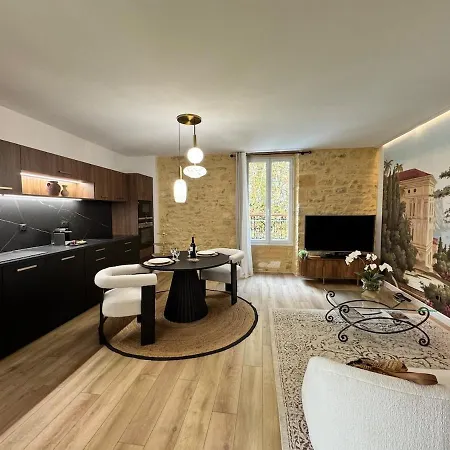 Apartamento Le Majoral Quiet 5 Mins Walking From Historic Town, Garden, Covered Terrace, Parking, Air Cond, Private Parking, Fiber Sarlat