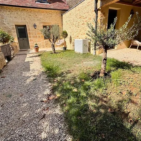 Le Majoral Quiet 5 Mins Walking From Historic Town, Garden, Covered Terrace, Parking, Air Cond, Private Parking, Fiber Sarlat