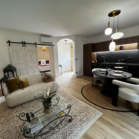 Le Majoral Quiet 5 Mins Walking From Historic Town, Garden, Covered Terrace, Parking, Air Cond, Private Parking, Fiber * Sarlat