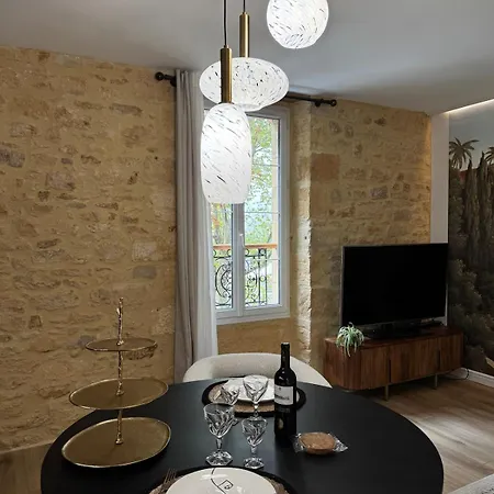 Le Majoral Quiet 5 Mins Walking From Historic Town, Garden, Covered Terrace, Parking, Air Cond, Private Parking, Fiber *