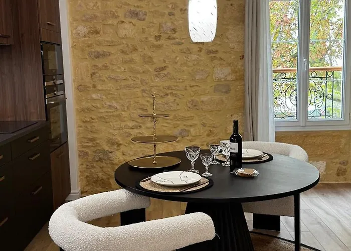 Le Majoral Quiet 5 Mins Walking From Historic Town, Garden, Covered Terrace, Parking, Air Cond, Private Parking, Fiber * 萨尔拉拉卡内达