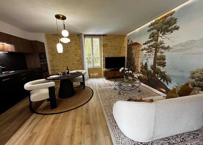 Le Majoral Quiet 5 Mins Walking From Historic Town, Garden, Covered Terrace, Parking, Air Cond, Private Parking, Fiber