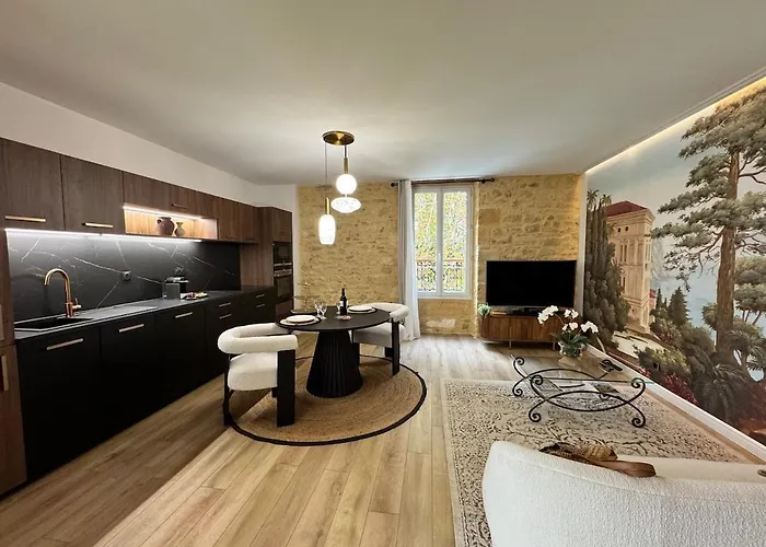 公寓 Le Majoral Quiet 5 Mins Walking From Historic Town, Garden, Covered Terrace, Parking, Air Cond, Private Parking, Fiber 萨尔拉拉卡内达