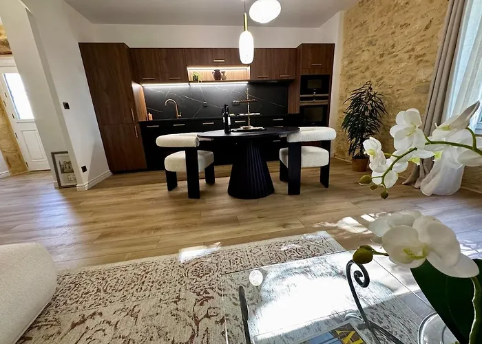 Le Majoral Quiet 5 Mins Walking From Historic Town, Garden, Covered Terrace, Parking, Air Cond, Private Parking, Fiber 公寓 *