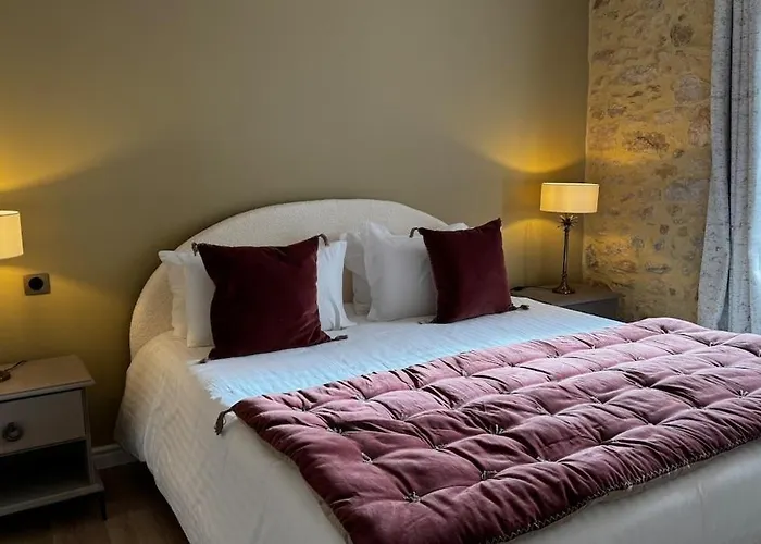 Le Majoral Quiet 5 Mins Walking From Historic Town, Garden, Covered Terrace, Parking, Air Cond, Private Parking, Fiber *