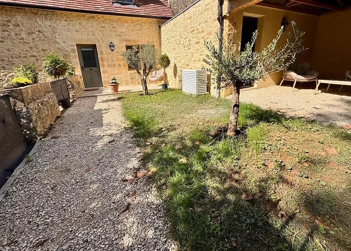 Le Majoral Quiet 5 Mins Walking From Historic Town, Garden, Covered Terrace, Parking, Air Cond, Private Parking, Fiber 萨尔拉拉卡内达
