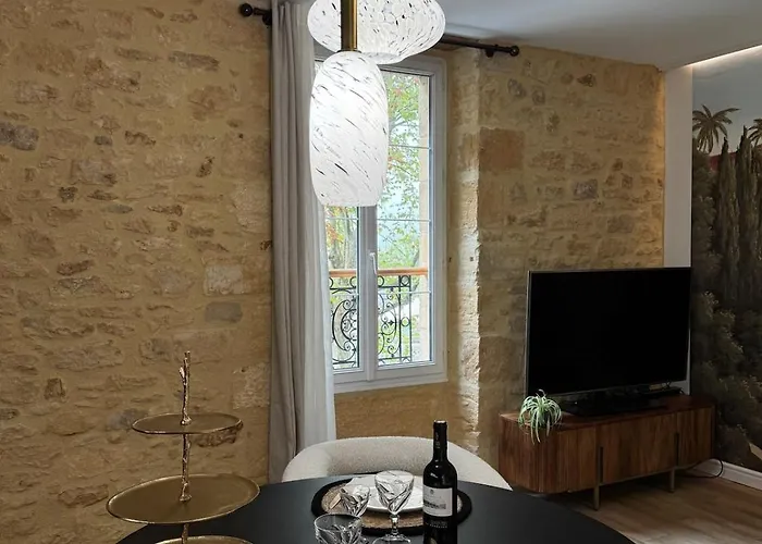 Le Majoral Quiet 5 Mins Walking From Historic Town, Garden, Covered Terrace, Parking, Air Cond, Private Parking, Fiber *